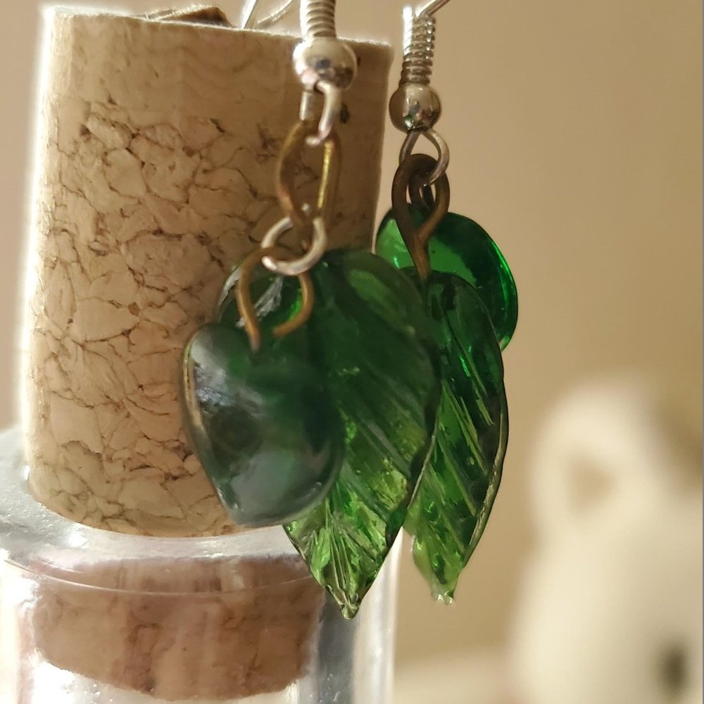 Leaf and heart earrings